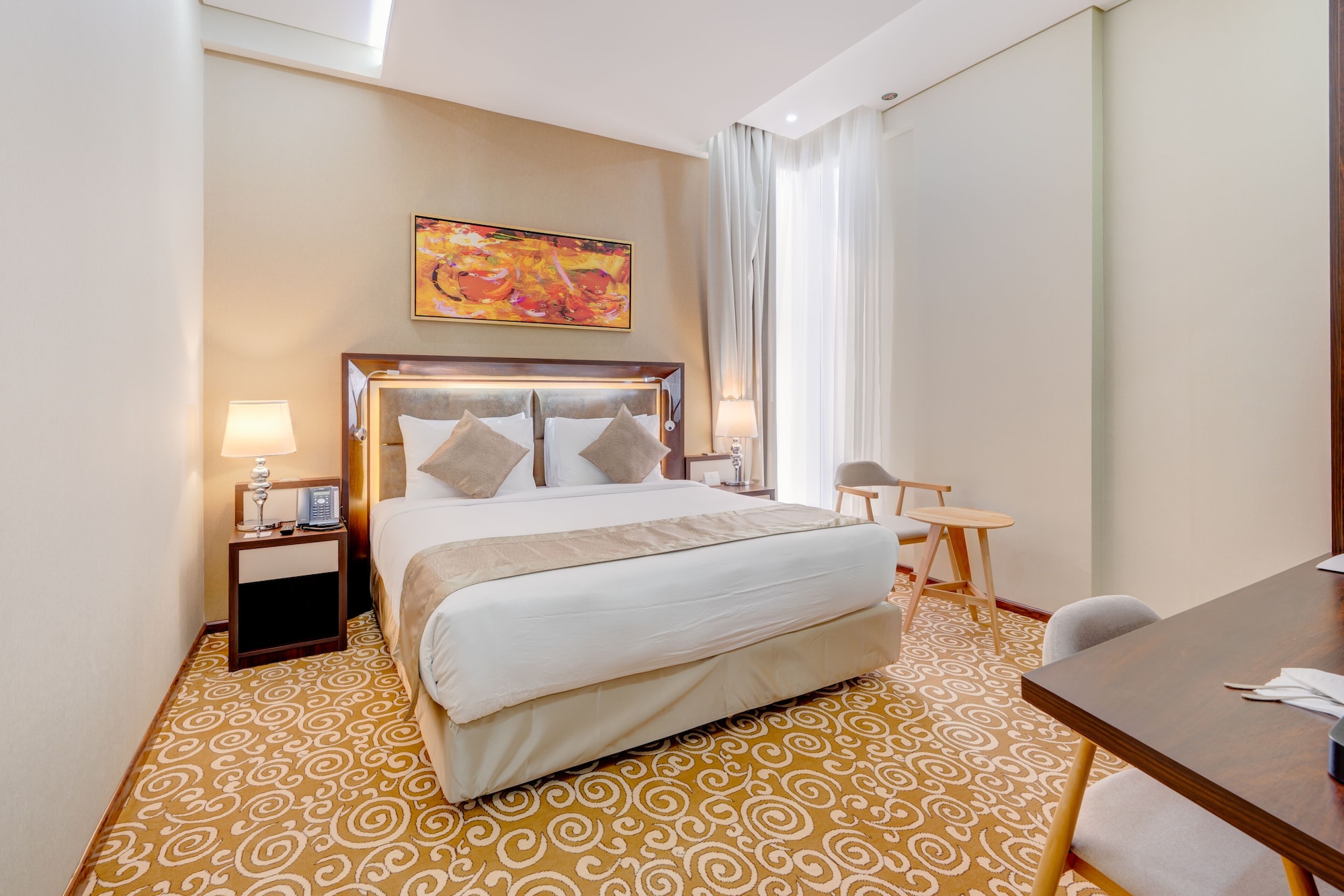 SUPERIOR, KING BED