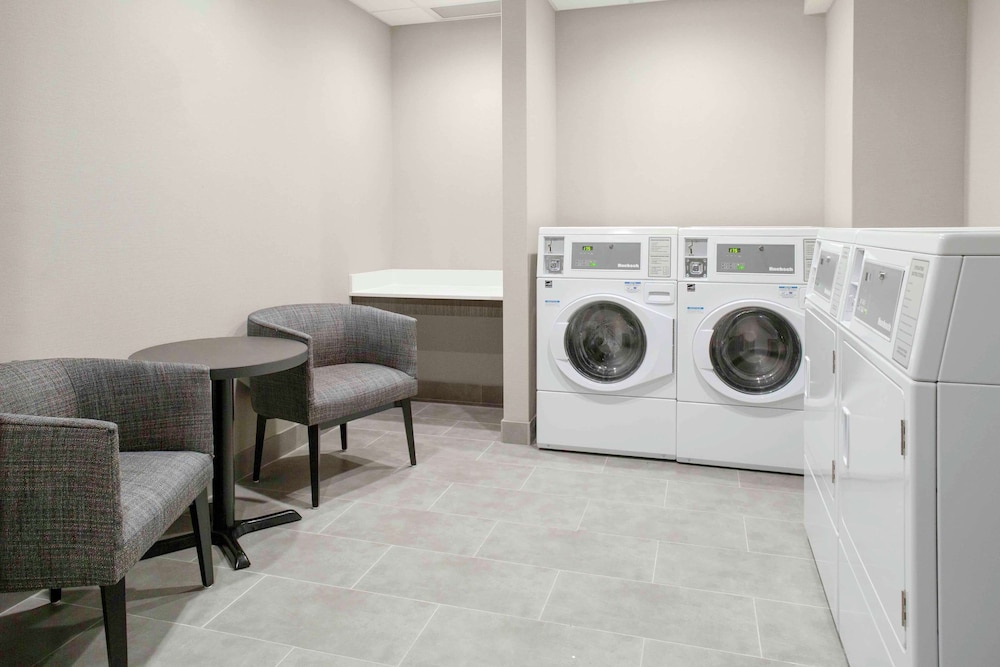 Homewood Suites By Hilton Lansing Eastwood 11/40