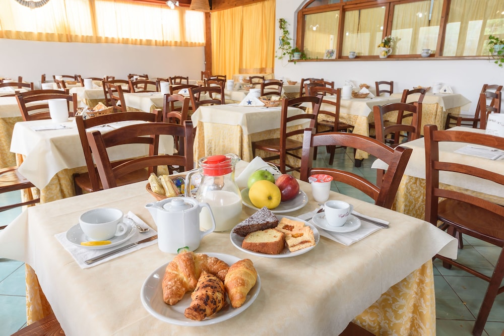 restaurant-cafeteria