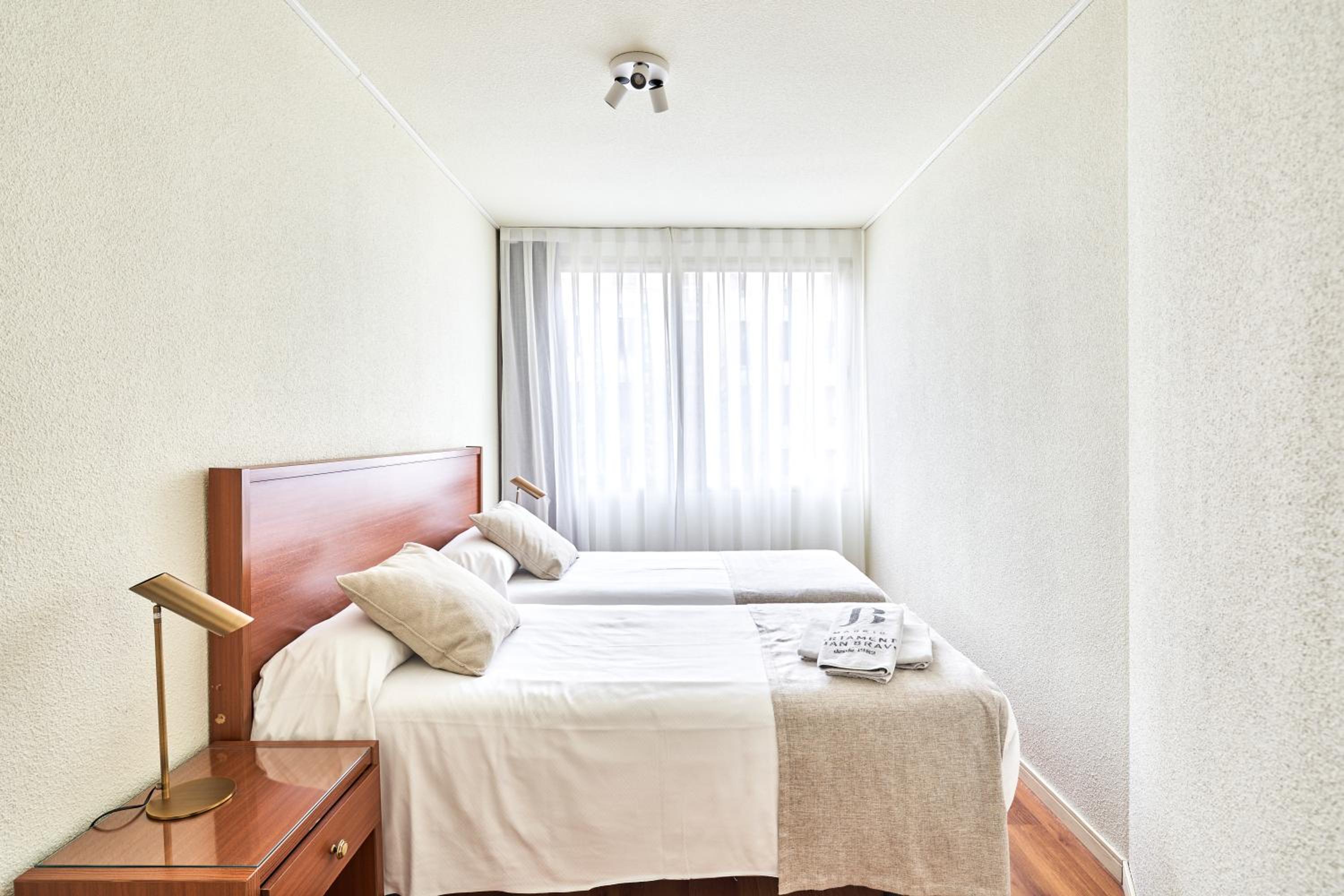 Apartamentos Juan Bravo 18/50