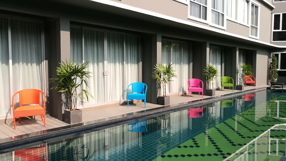 Ae Lana Chiang Mai Eclectic 6/64