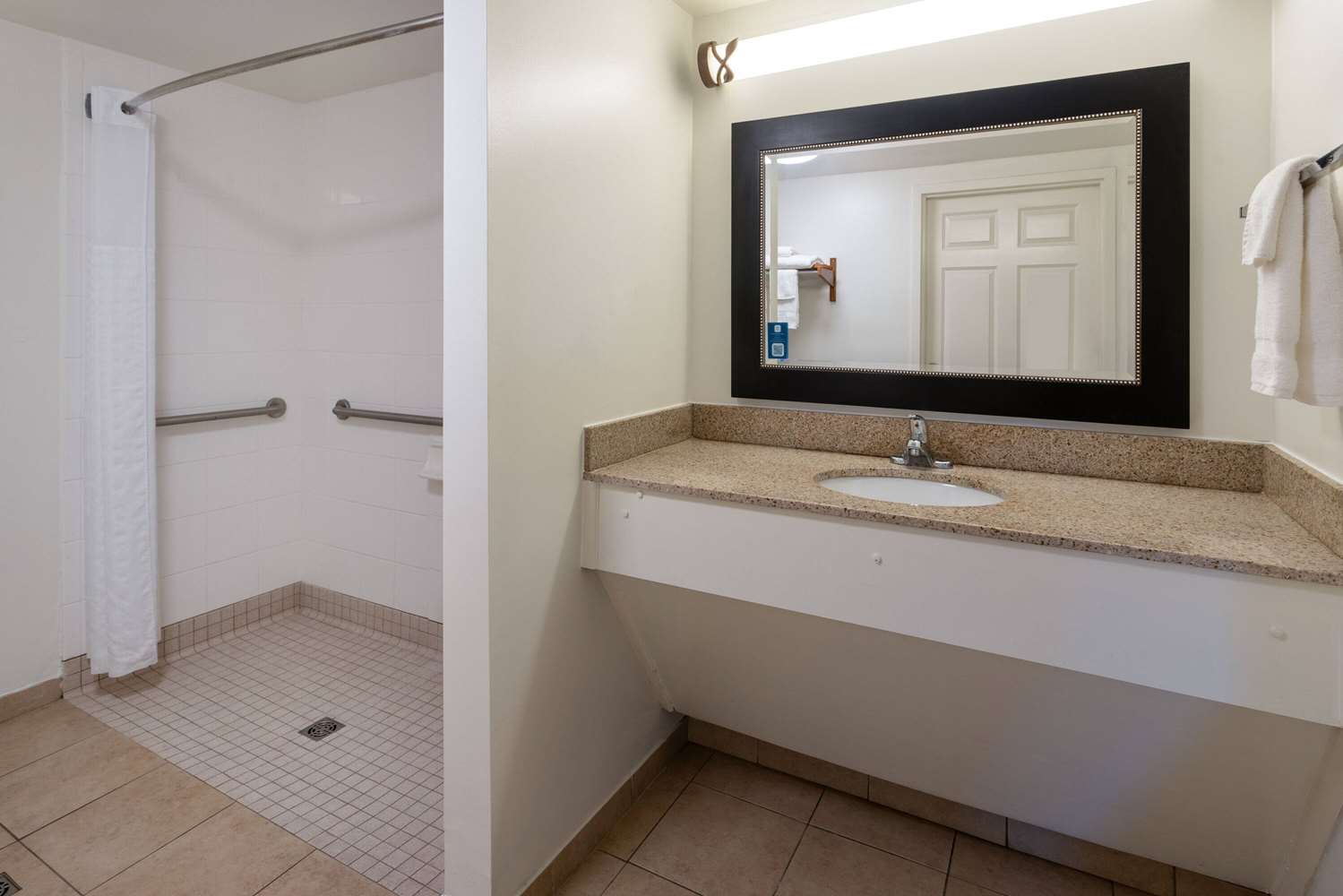 Studio6 Suites Jacksonville, NC 31/34