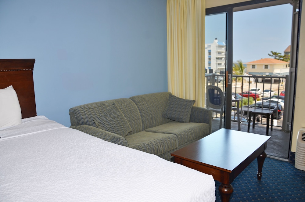 Coastal Palms Inn &amp; Suites 14/50