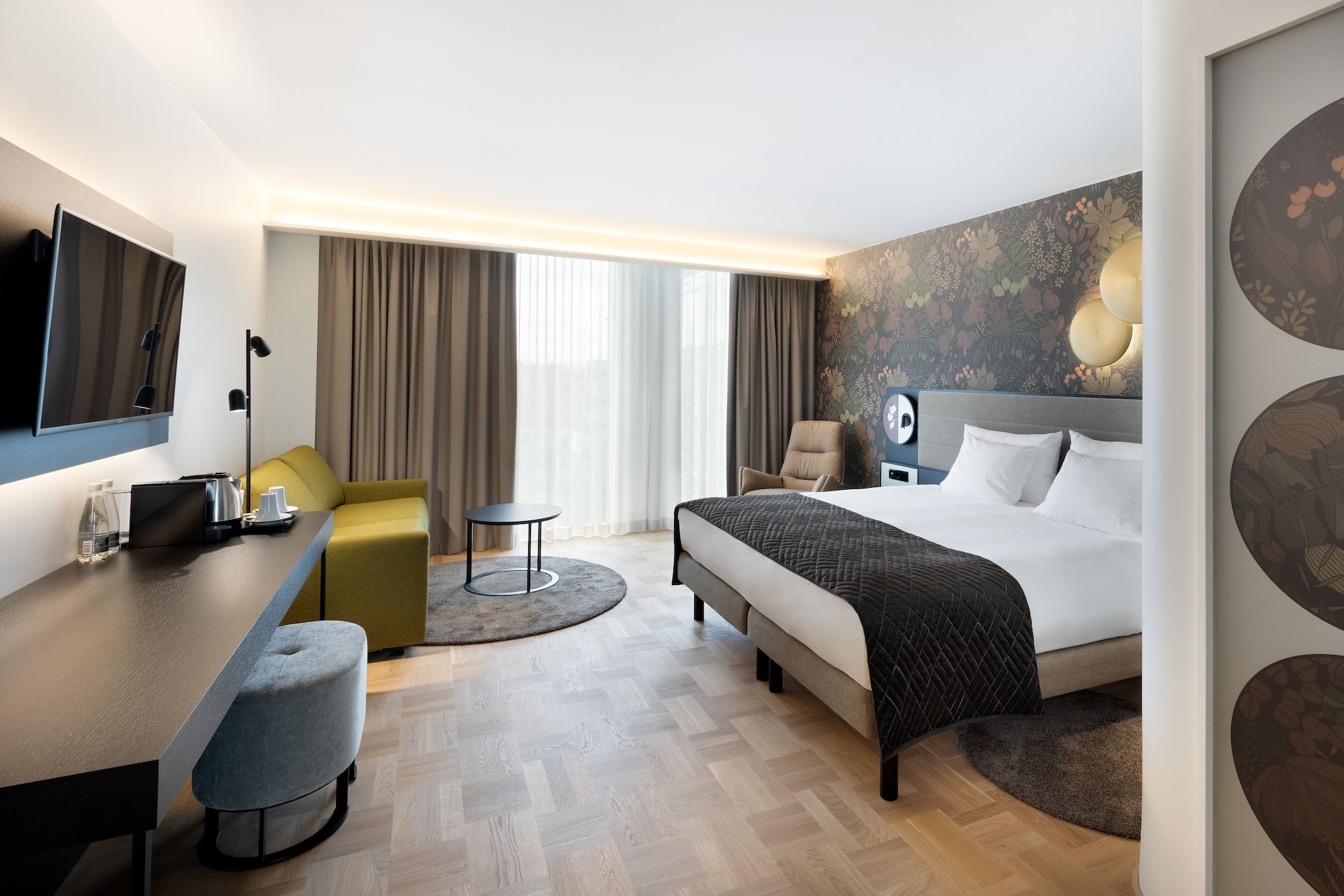 SUPERIOR, DOUBLE BED, CITY VIEW