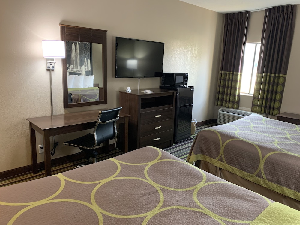 Harmony Hotel Hernando 12/35