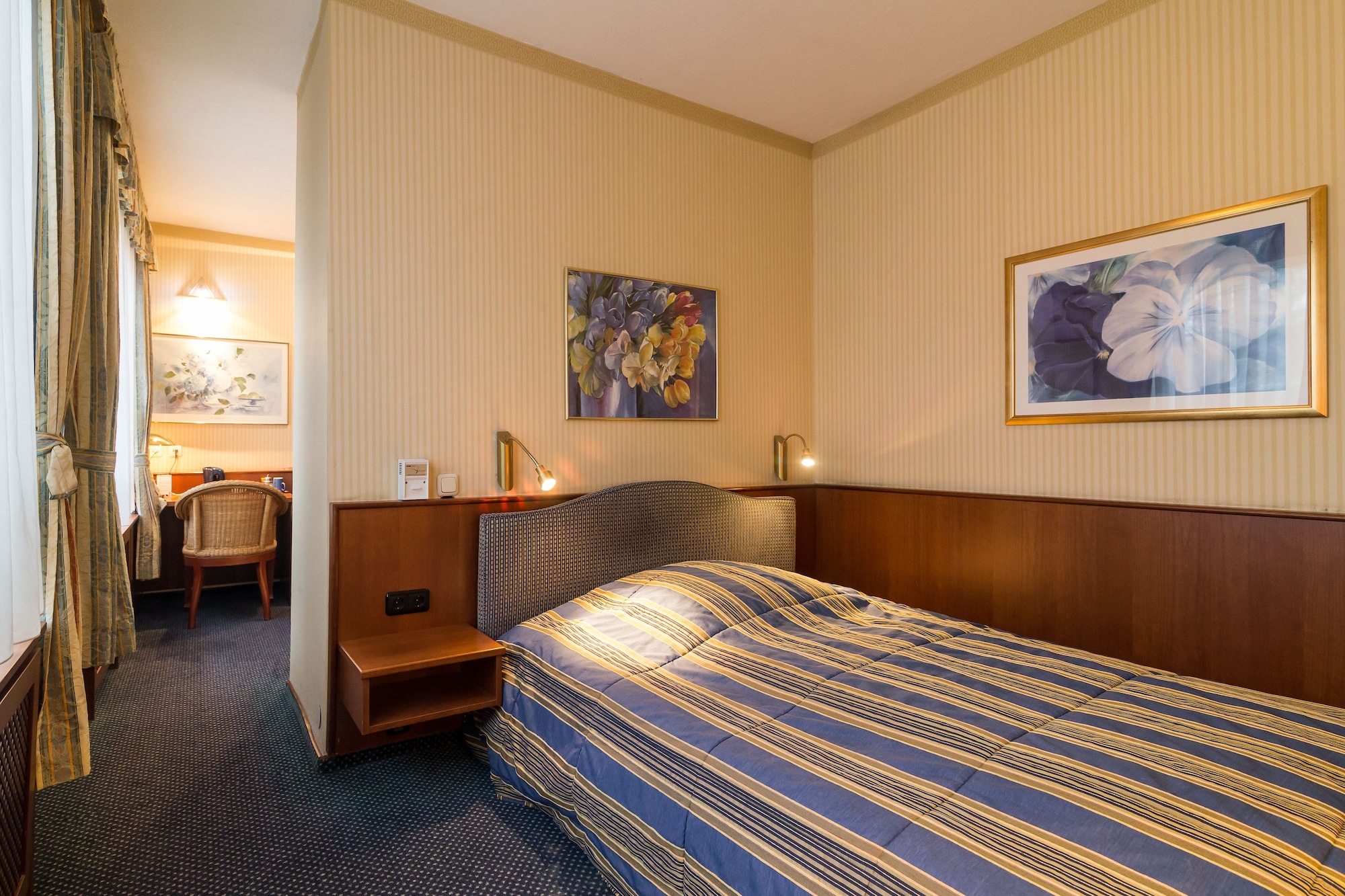 ECONOMY, SINGLE, SINGLE BED