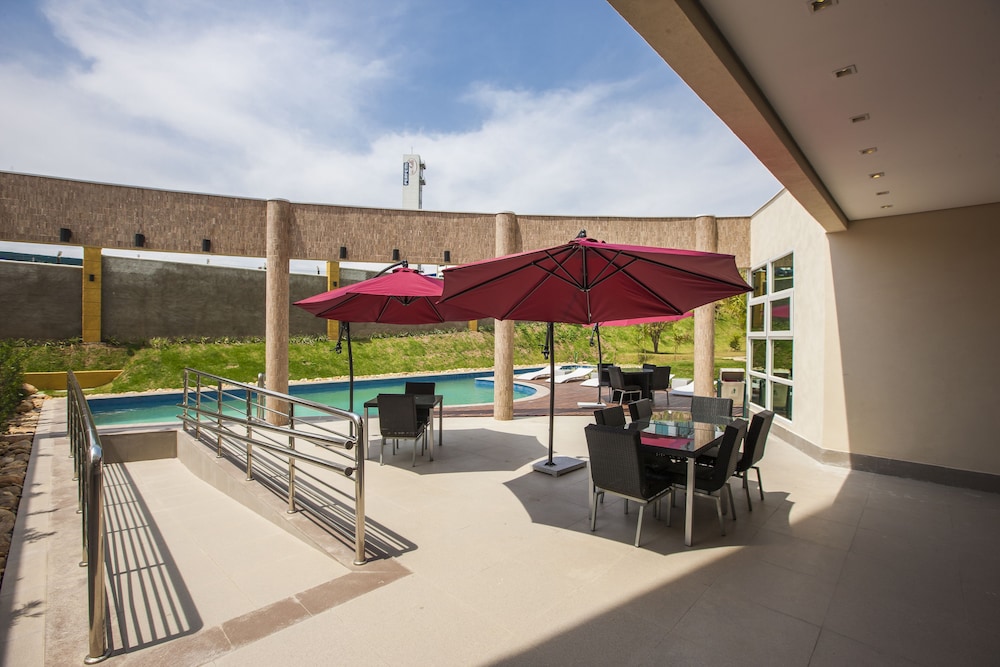 Hotel Intercity Vinhedo 62/66
