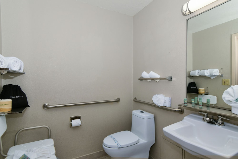 Rock Island Inn & Suites Marshalltown 51/55