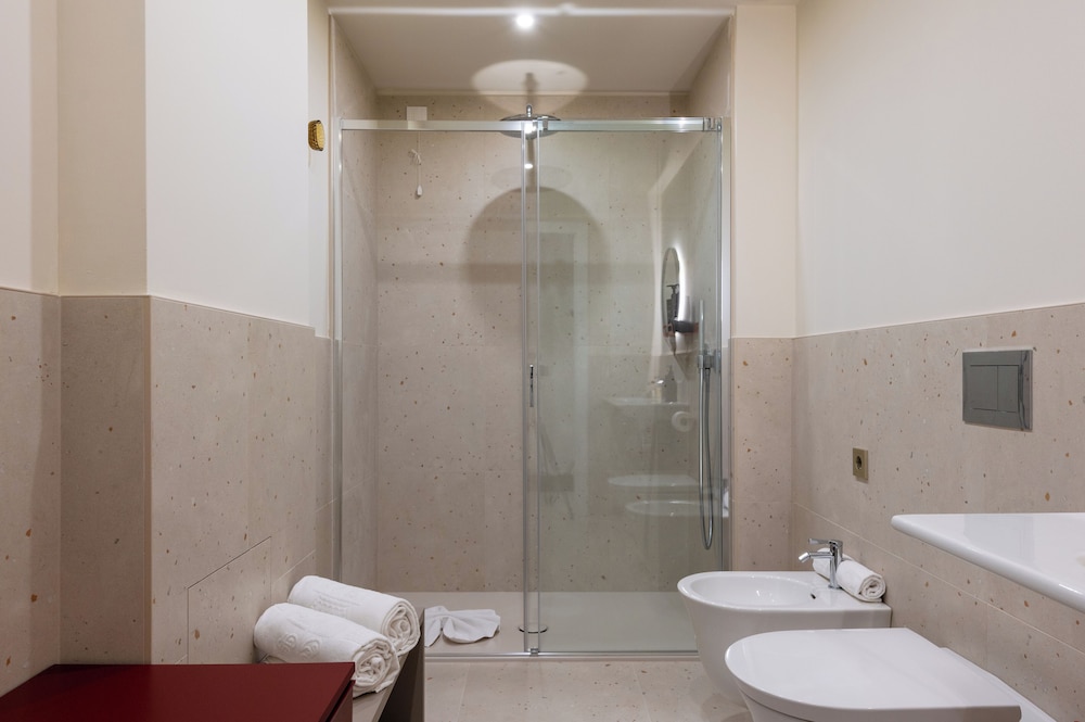 Grand Hotel Menaggio 63/64