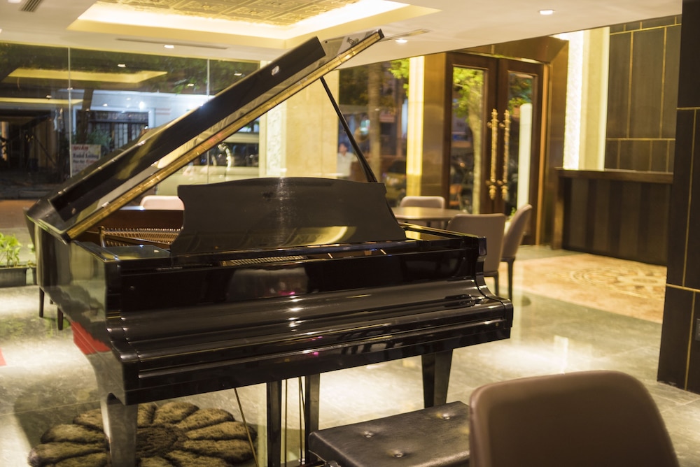 Palazzo Luxury Hotel 4/92