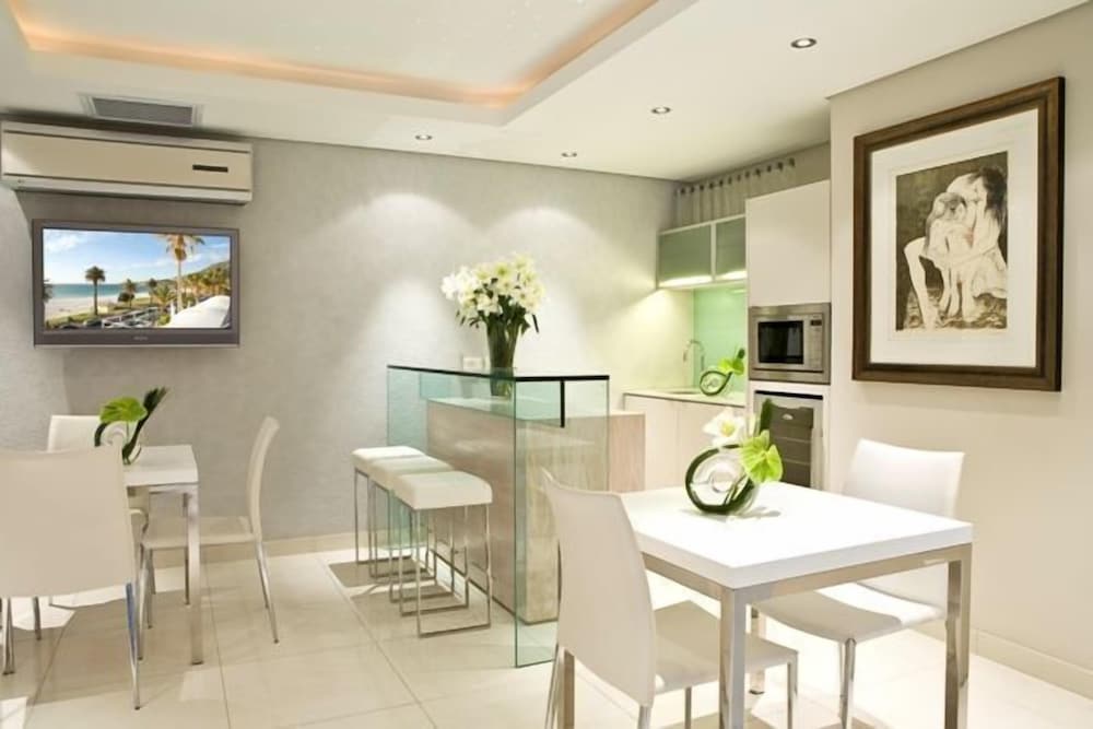 Atlantic Affair Boutique Hotel 58/68