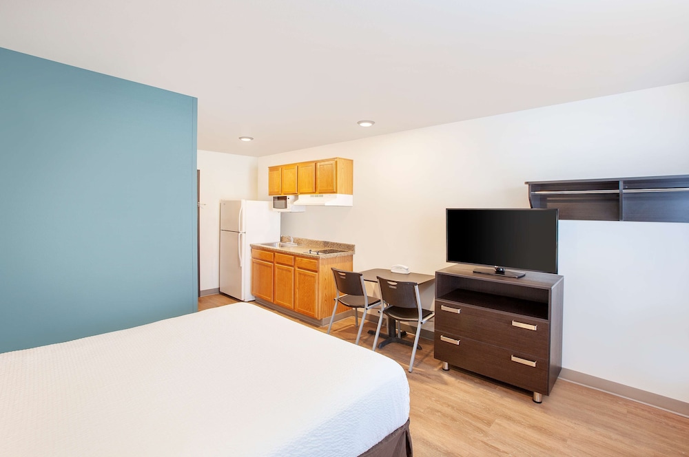 Extended Stay America Select Suites Phoenix North 20/52