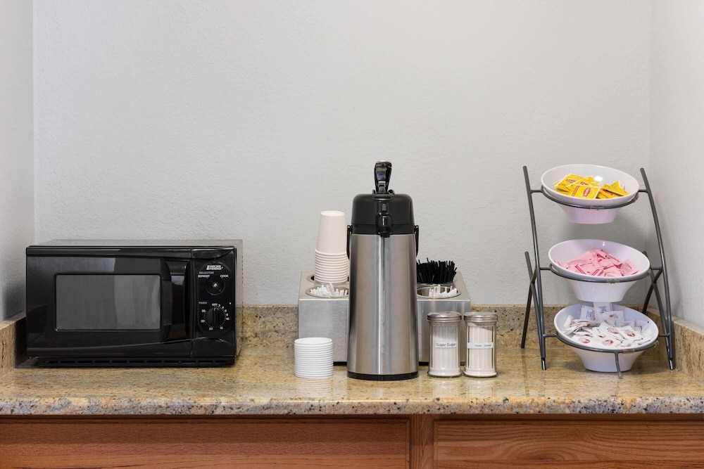 Microtel Inn Suites By Wyndham Albany Airport 21/49