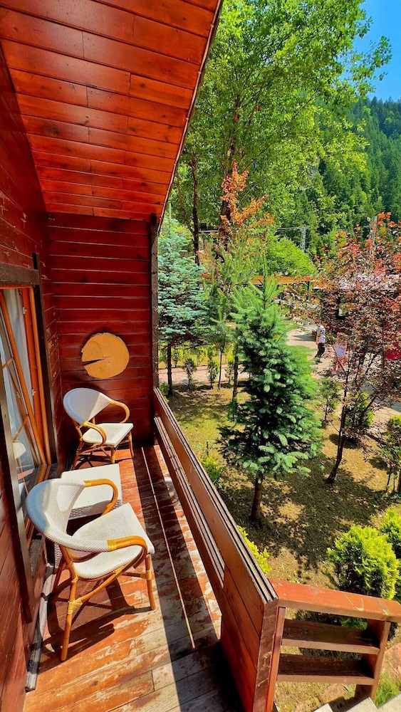 Akyuz Kardesler Hotel & Bungalow 43/74
