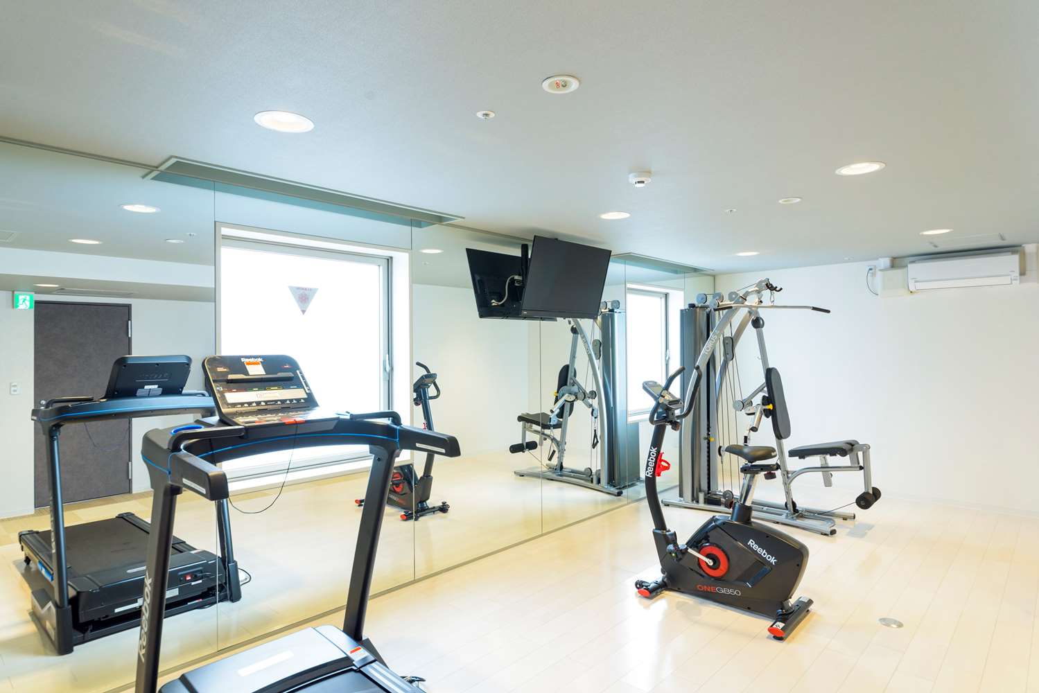 Surestay Plus Hotel By Best Western Shin-Osaka 38/45
