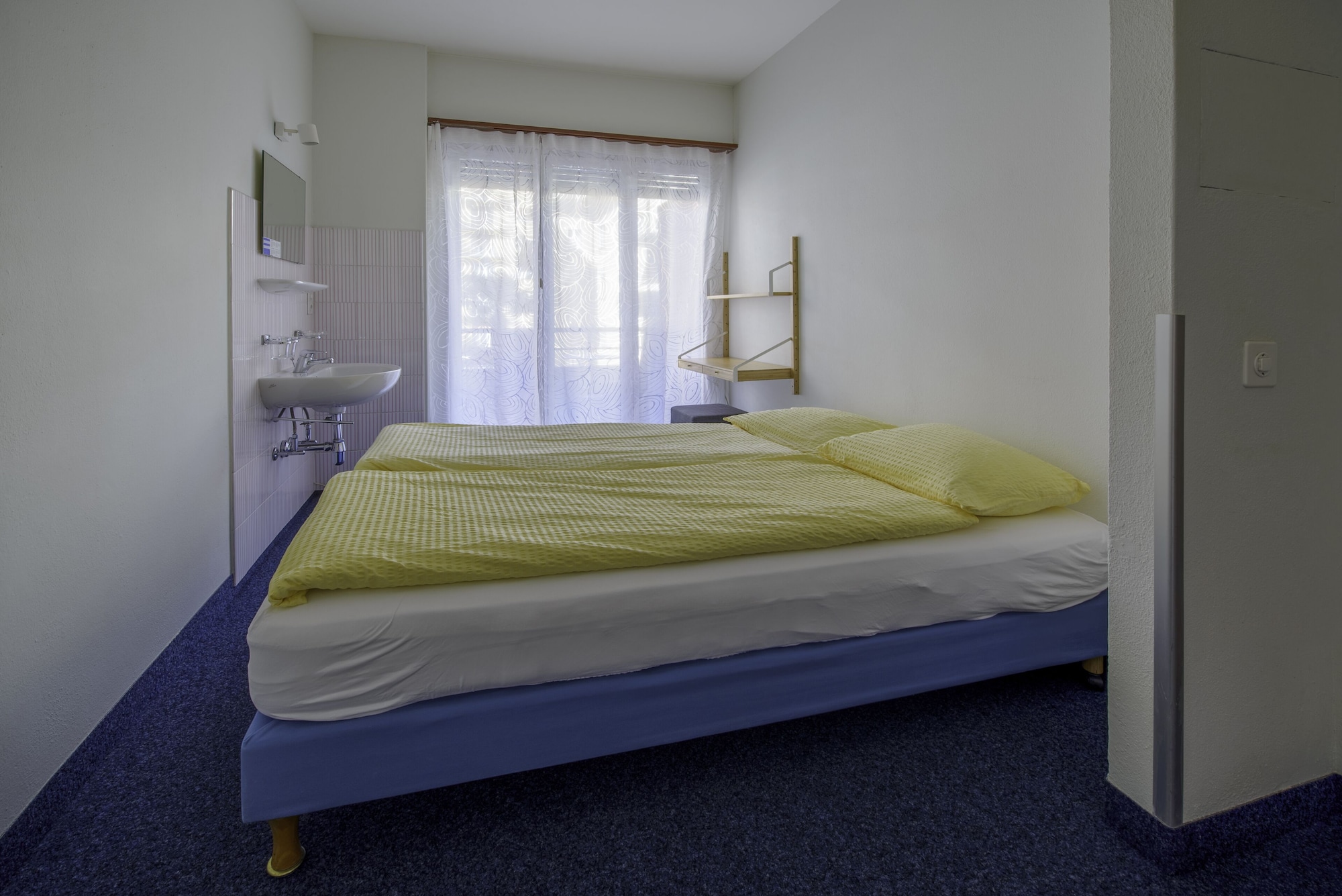2 BEDROOMS, FAMILY