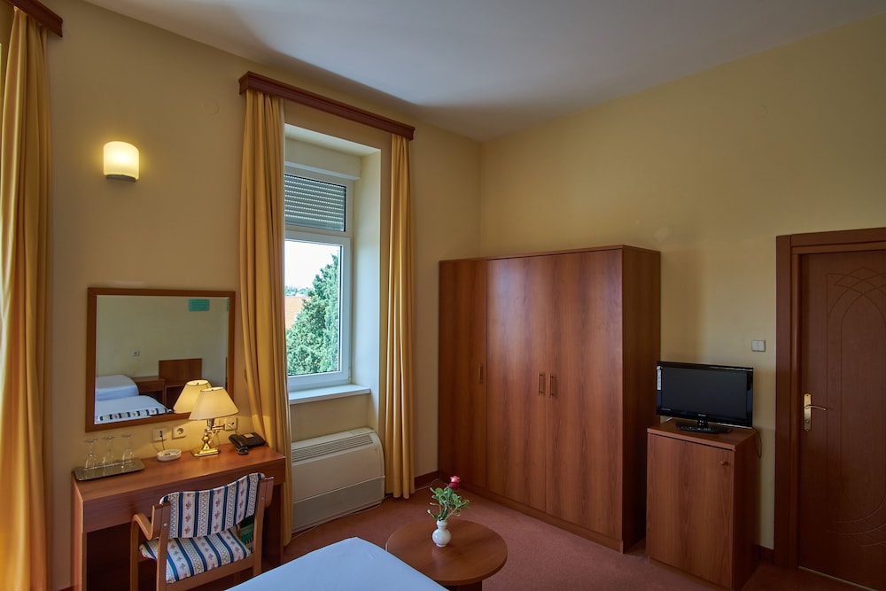 Hotel Vila Ruzica 23/64