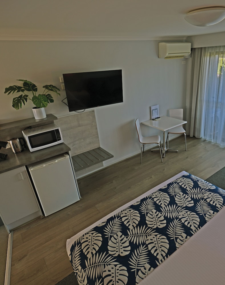 Apollo Bay Waterfront Motor Inn 68/80