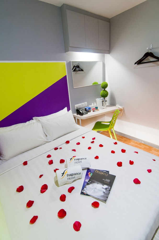 Fragrance Hotel - Rose 50/53