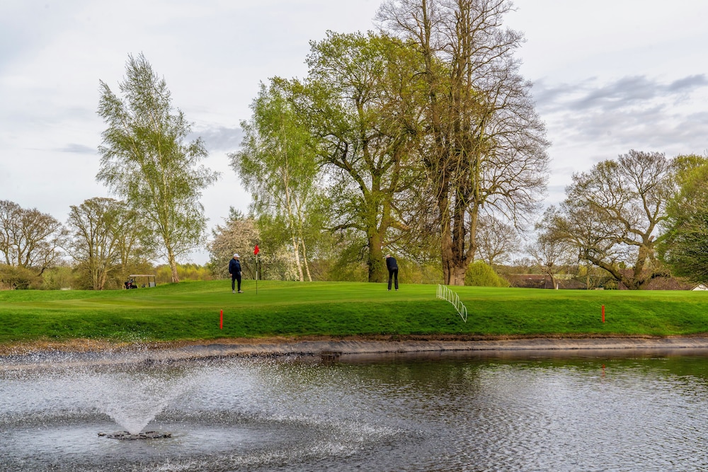 Sprowston Manor Hotel, Spa & Golf 44/48