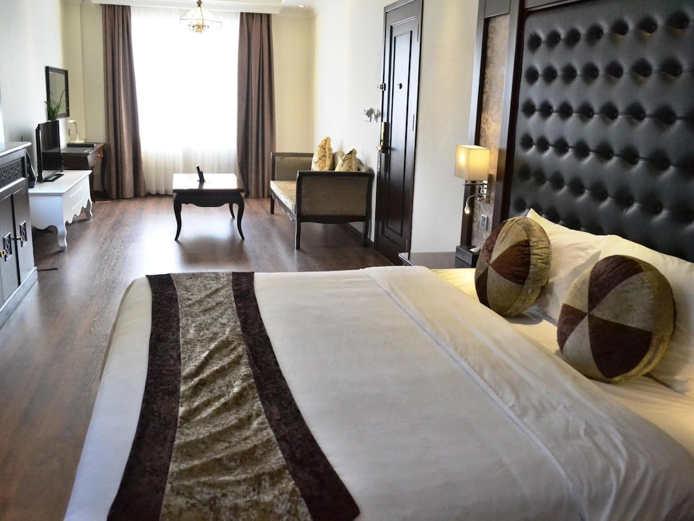 City Bay Palace Hotel 17/70