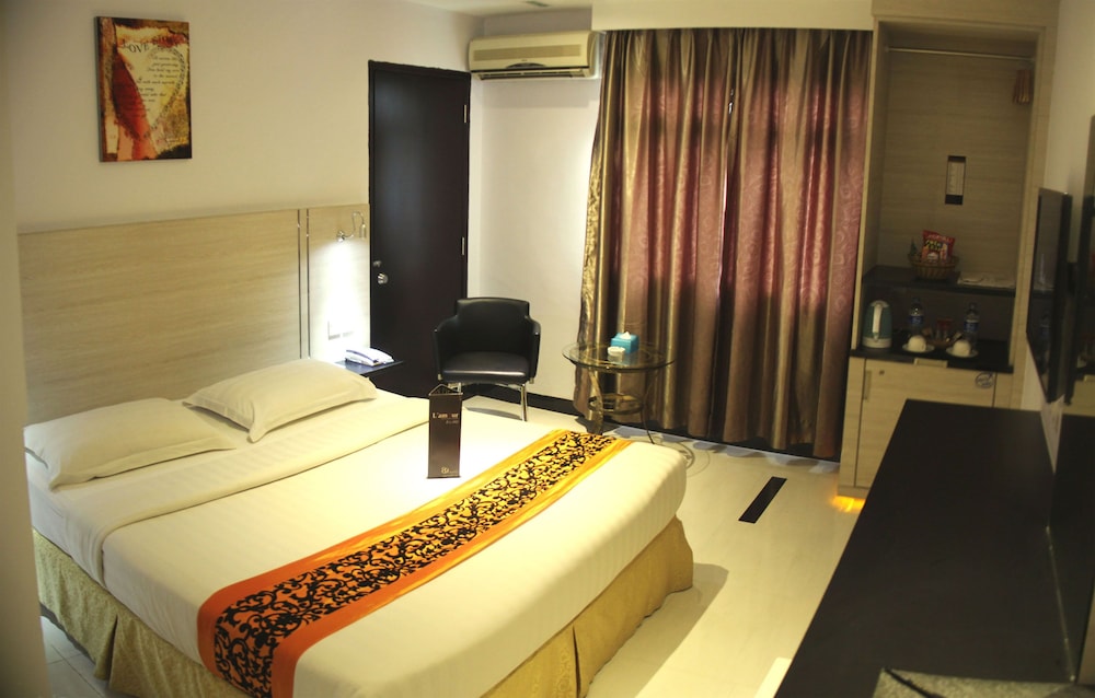 89 Hotel 27/86