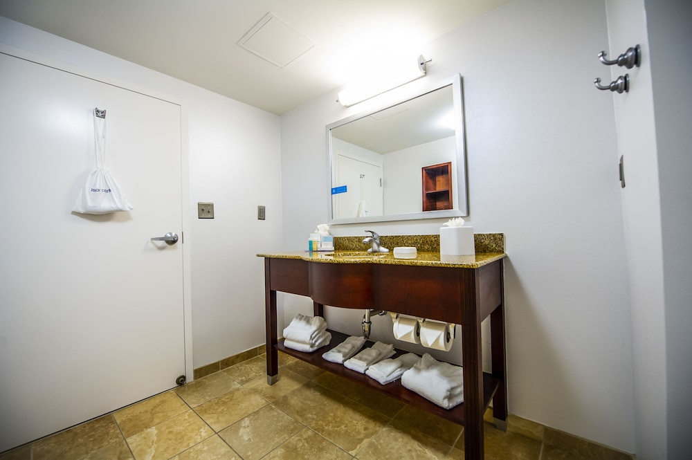 Hampton Inn South Kingstown-Newport Area 12/59