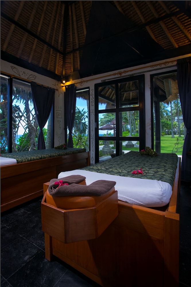 Mangsit Suite By Holiday Resort Lombok 6/39