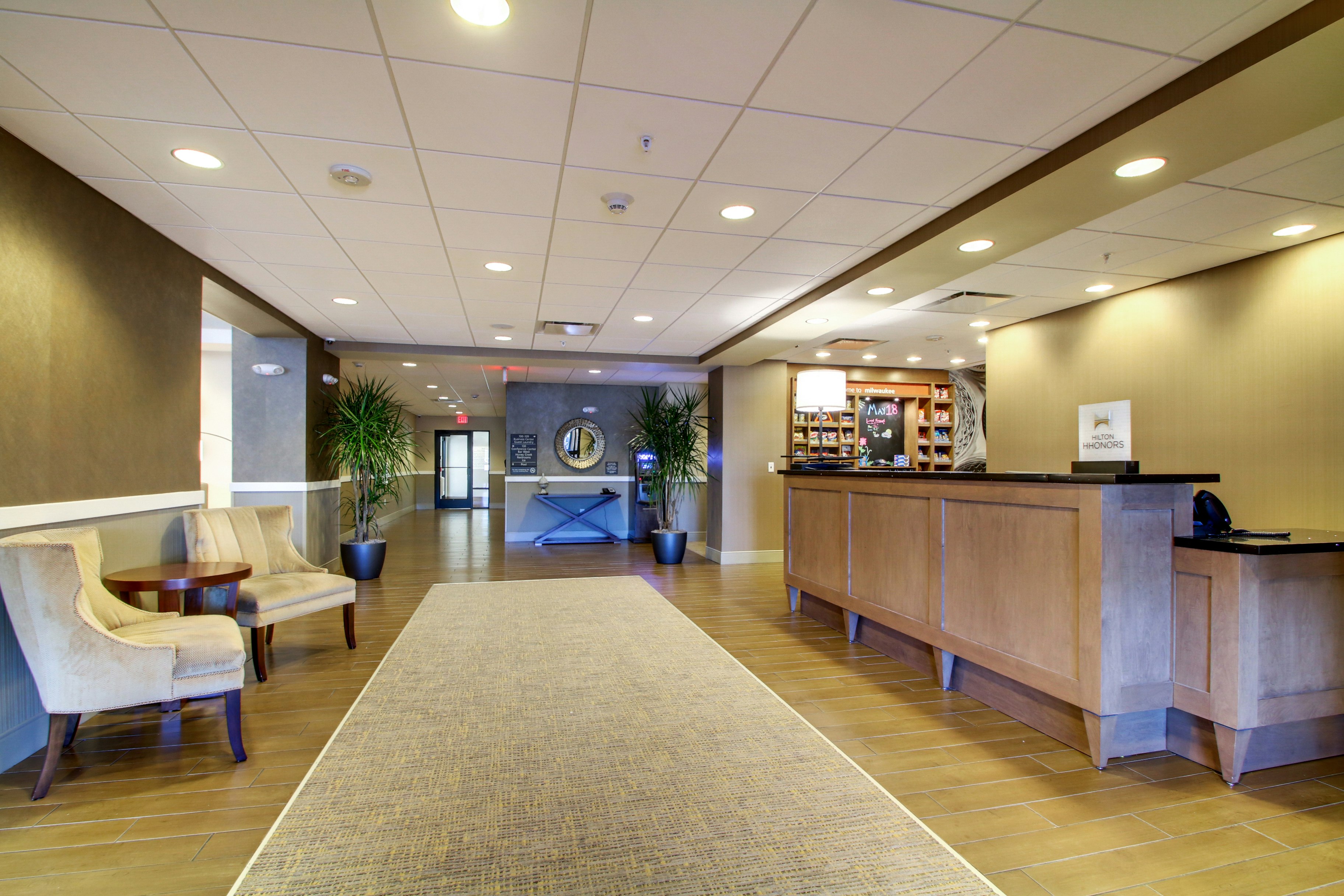 Hampton Inn & Suites Milwaukee West 8/64