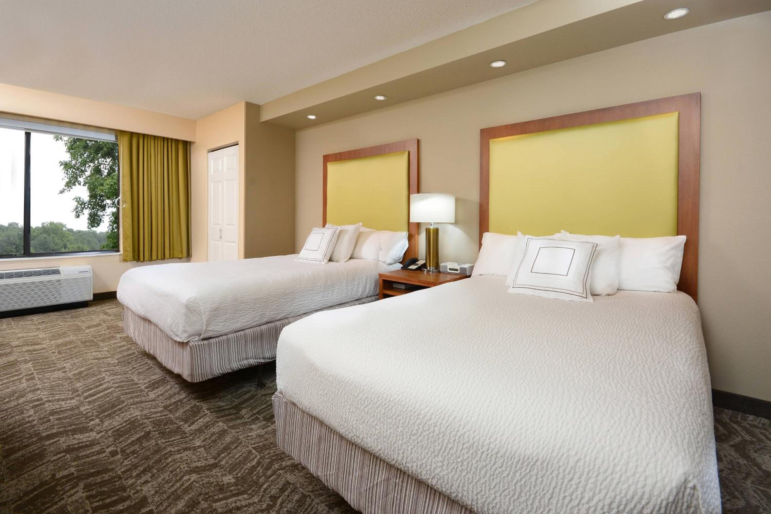 Standard, Queen Bed