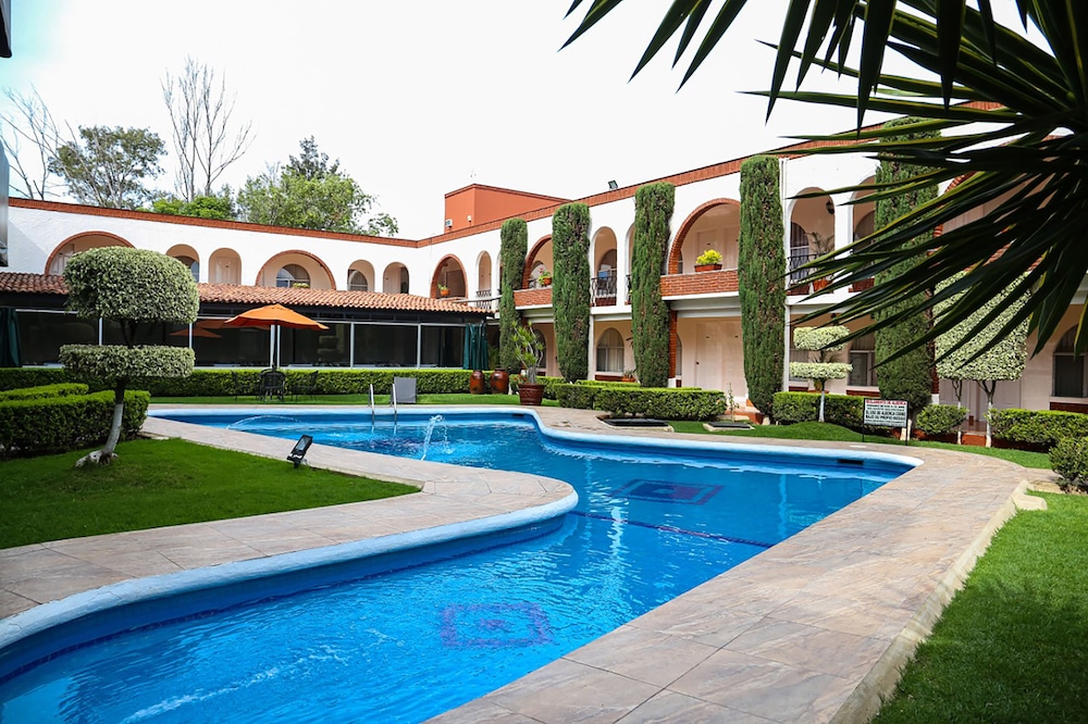 Villa del Sol and Suites 8/62