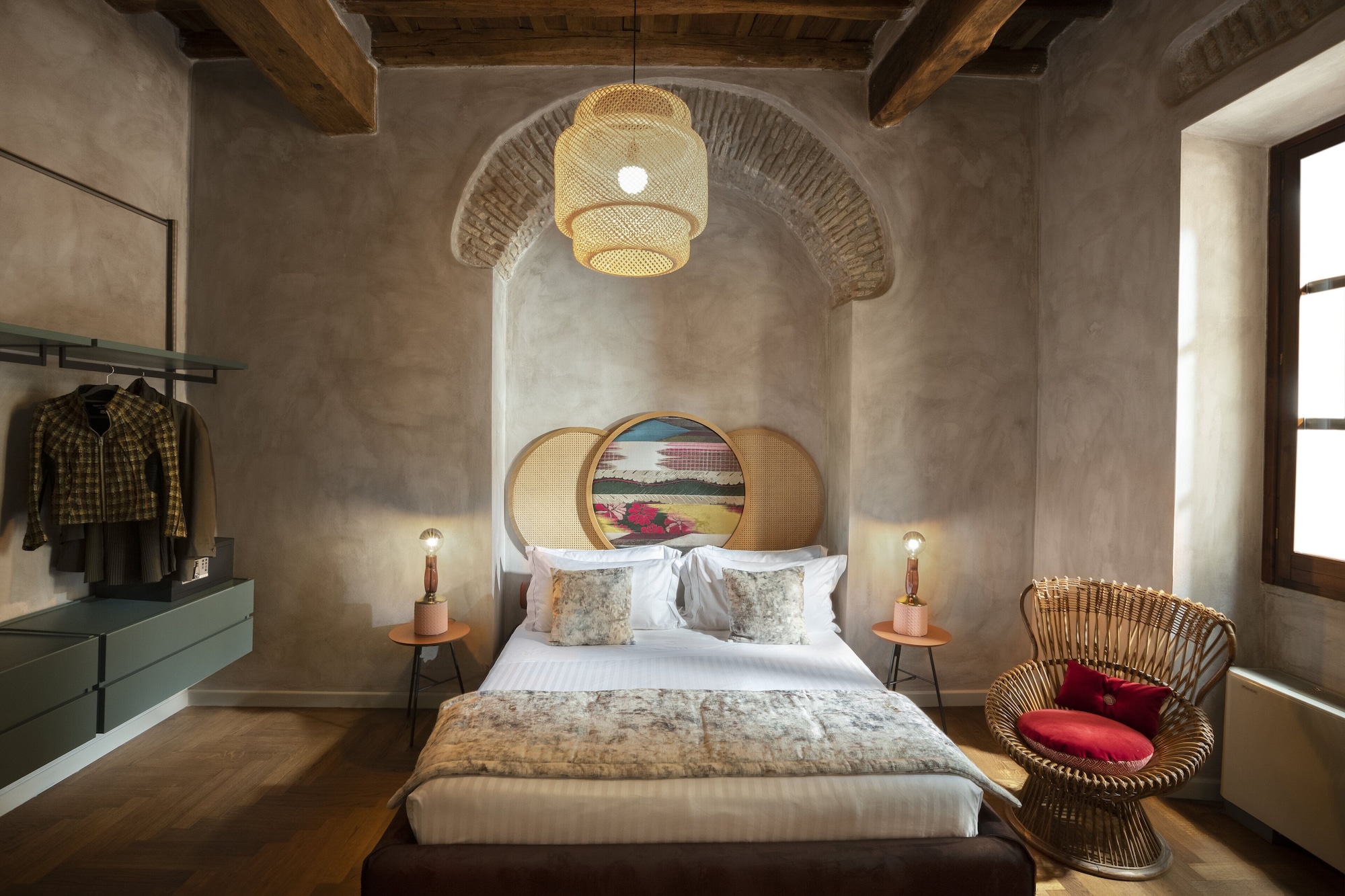 Suite, Courtyard View