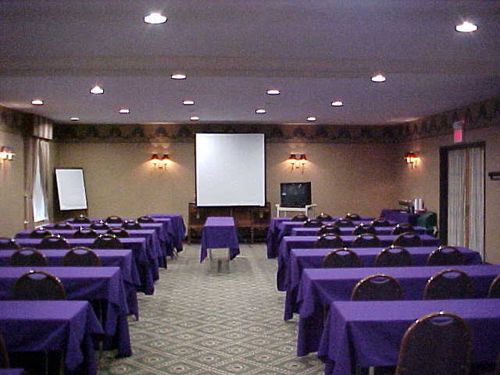 Holiday Inn Express & Suites Bloomington - Normal, an IHG Hotel 61/69