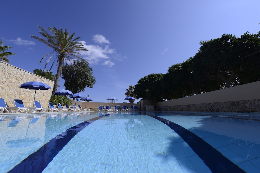 Oasis Hotel Residence and Resort 42/46