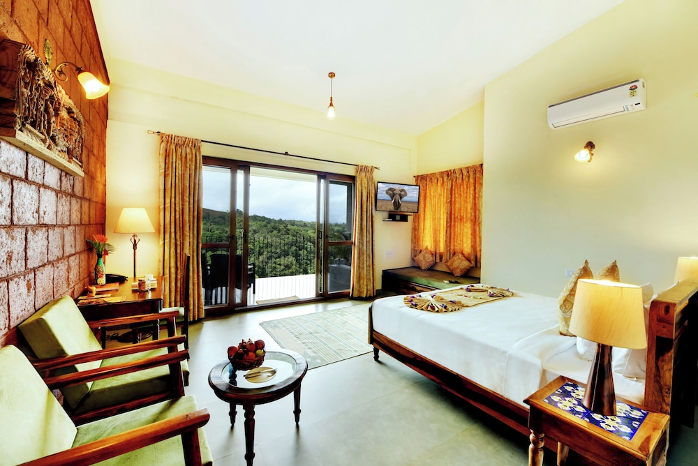Room, King Bed, Cliff View, Bathtub