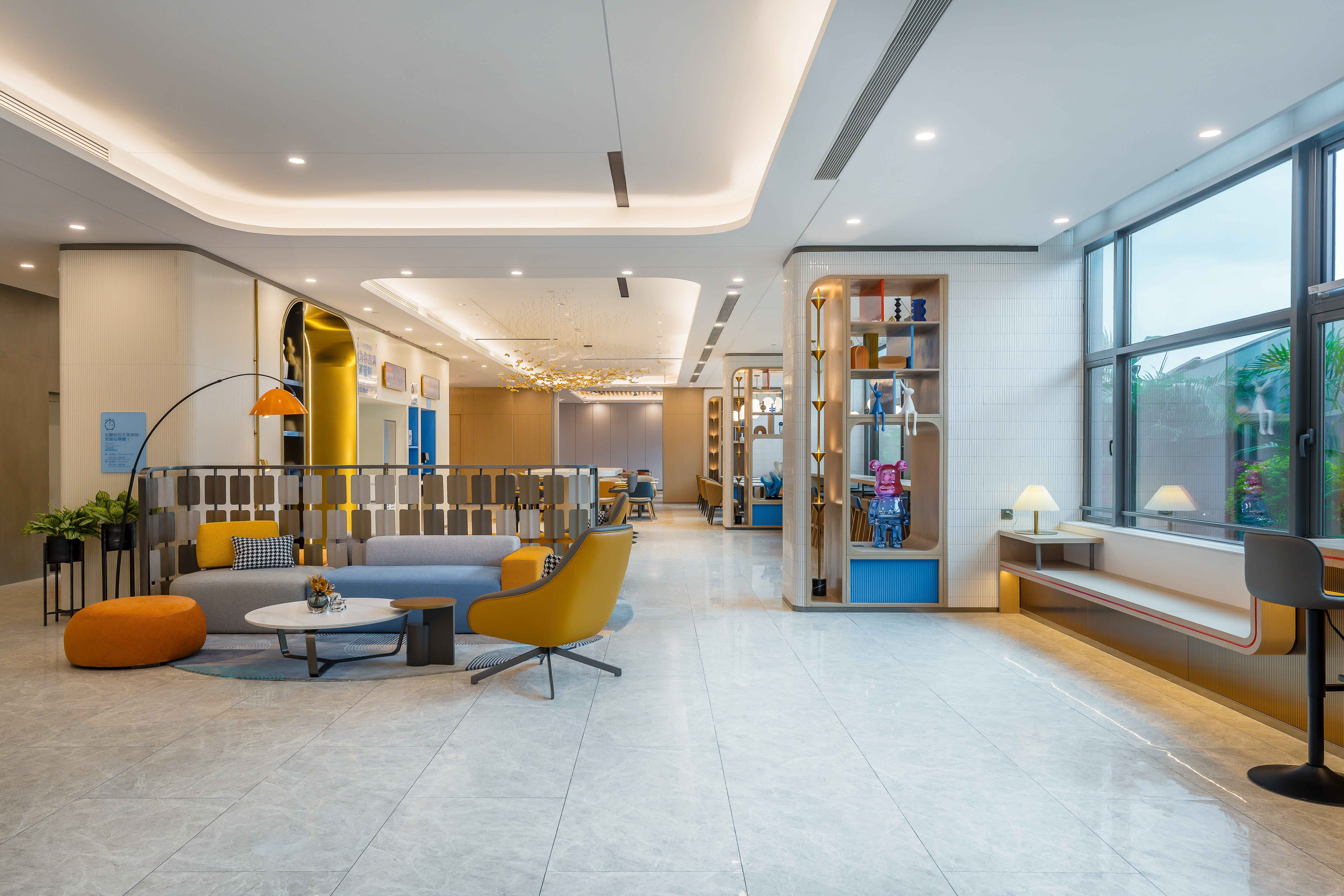 Holiday Inn Express Jiangmen East Station 40/51
