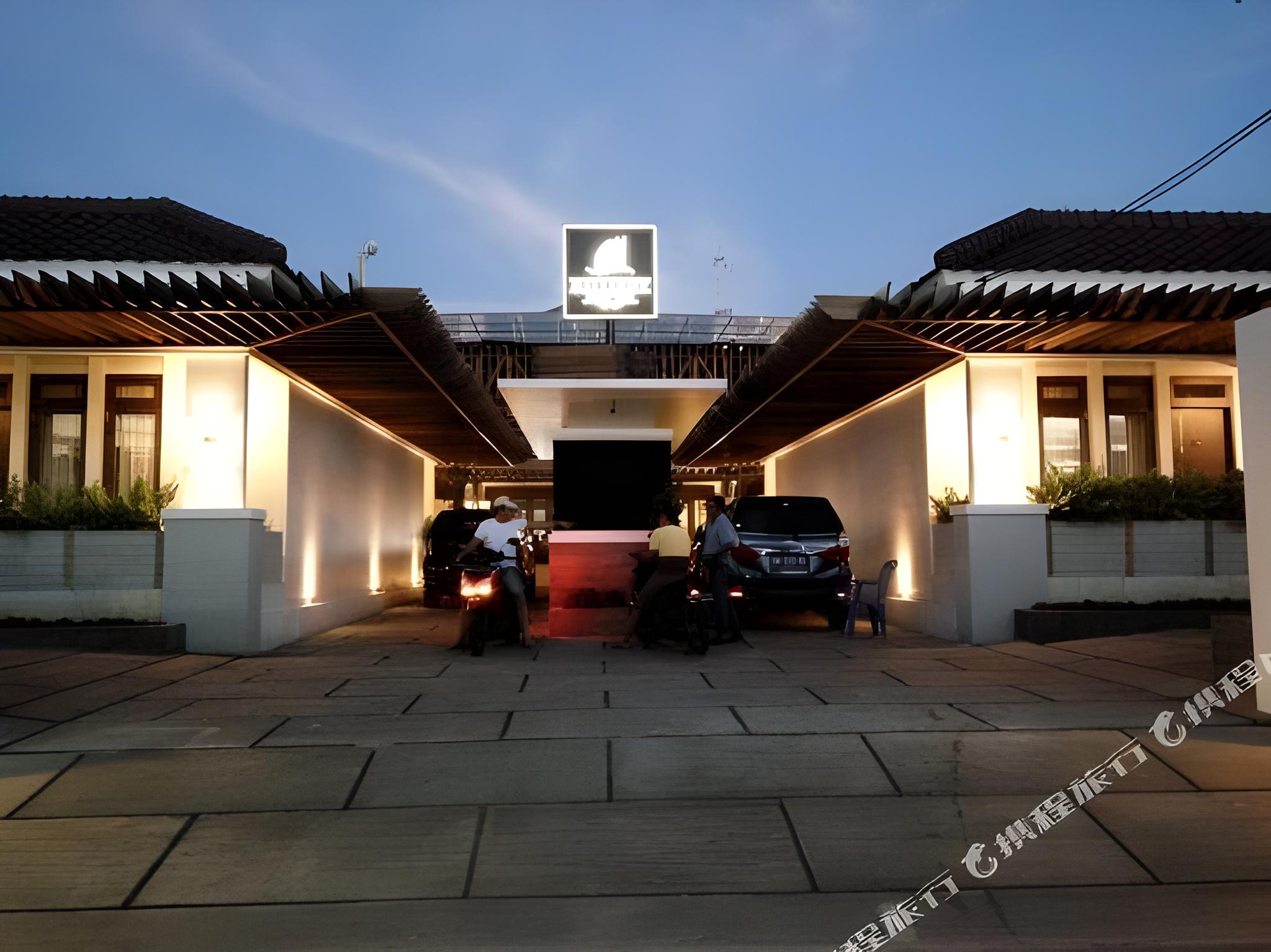 Millinov Boutique Hotel 15/18