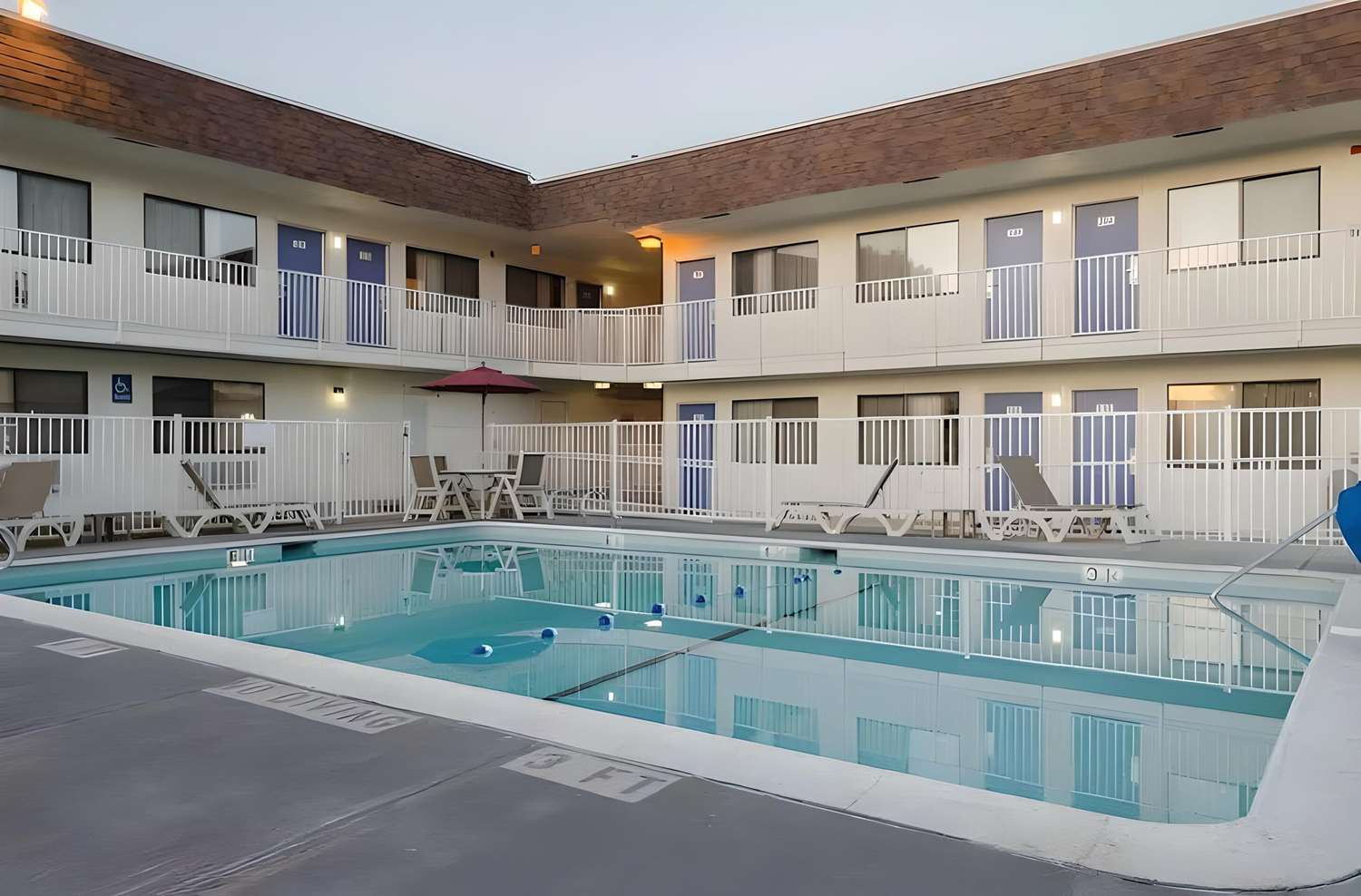 Super 8 by Wyndham Turlock 5/28