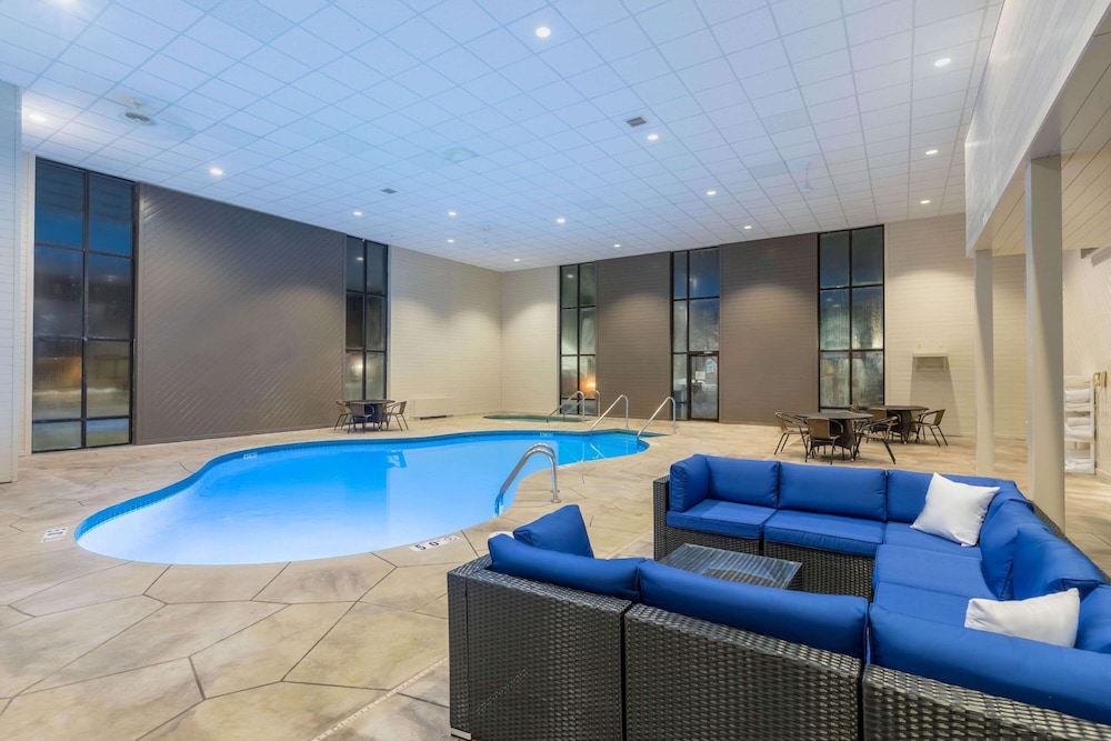 Americinn By Wyndham Prairie Du Chien 8/42