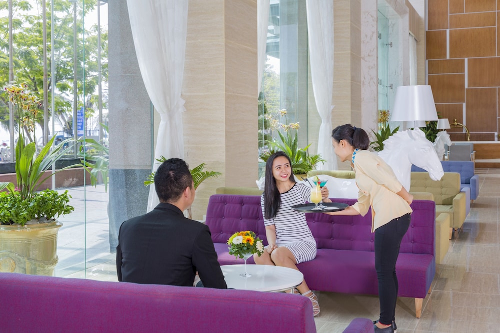 DIAMOND BAY HOTEL 8/48