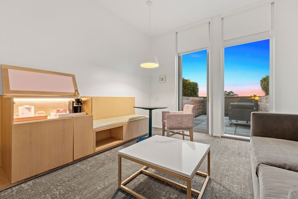 The Doyle Hotel 23/50