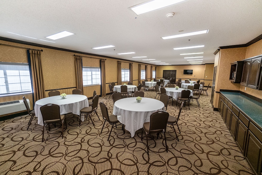 Stone Castle Hotel Conference Center 51/54