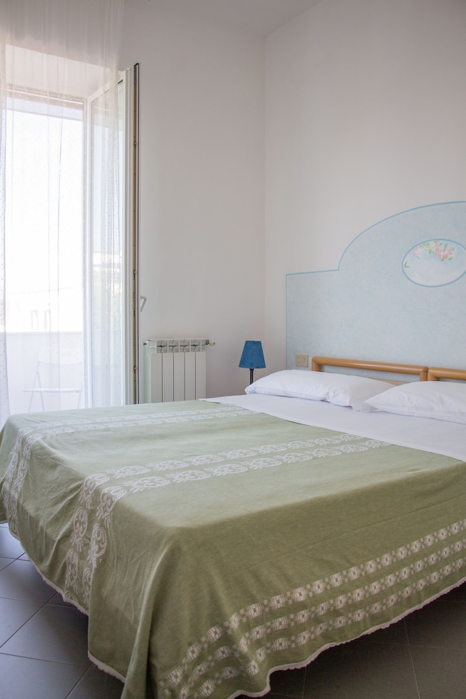 Villa Cecilia 9/50
