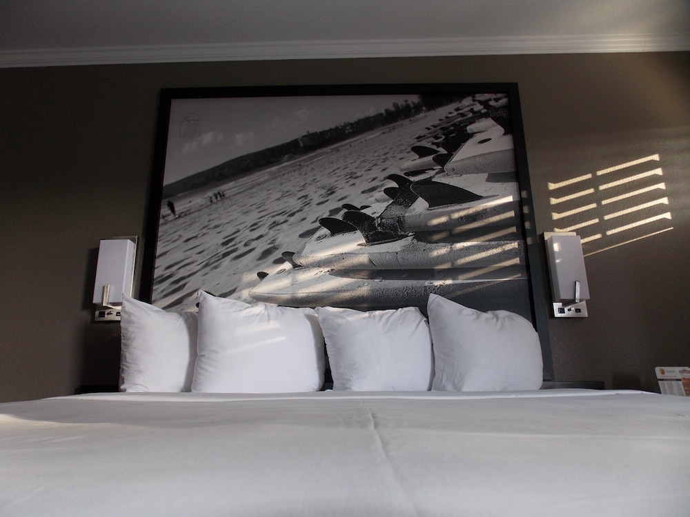 Super 8 by Wyndham Santa Cruz Beach 24/31
