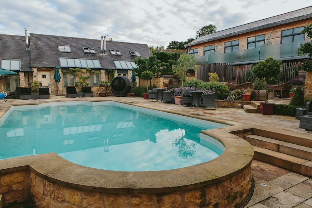 Feversham Arms Hotel Verbena Spa 45/75
