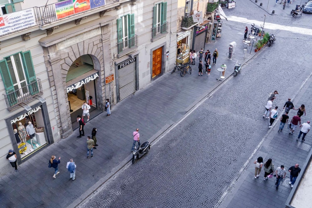 Piazza Carita 34/49