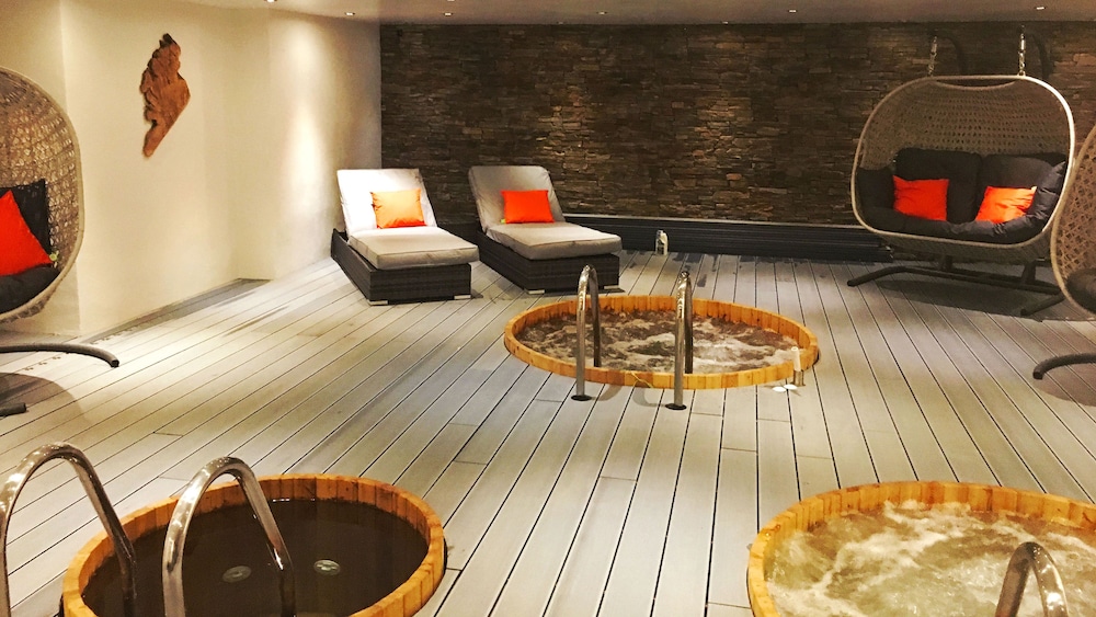 Netherwood Hotel Spa 46/50