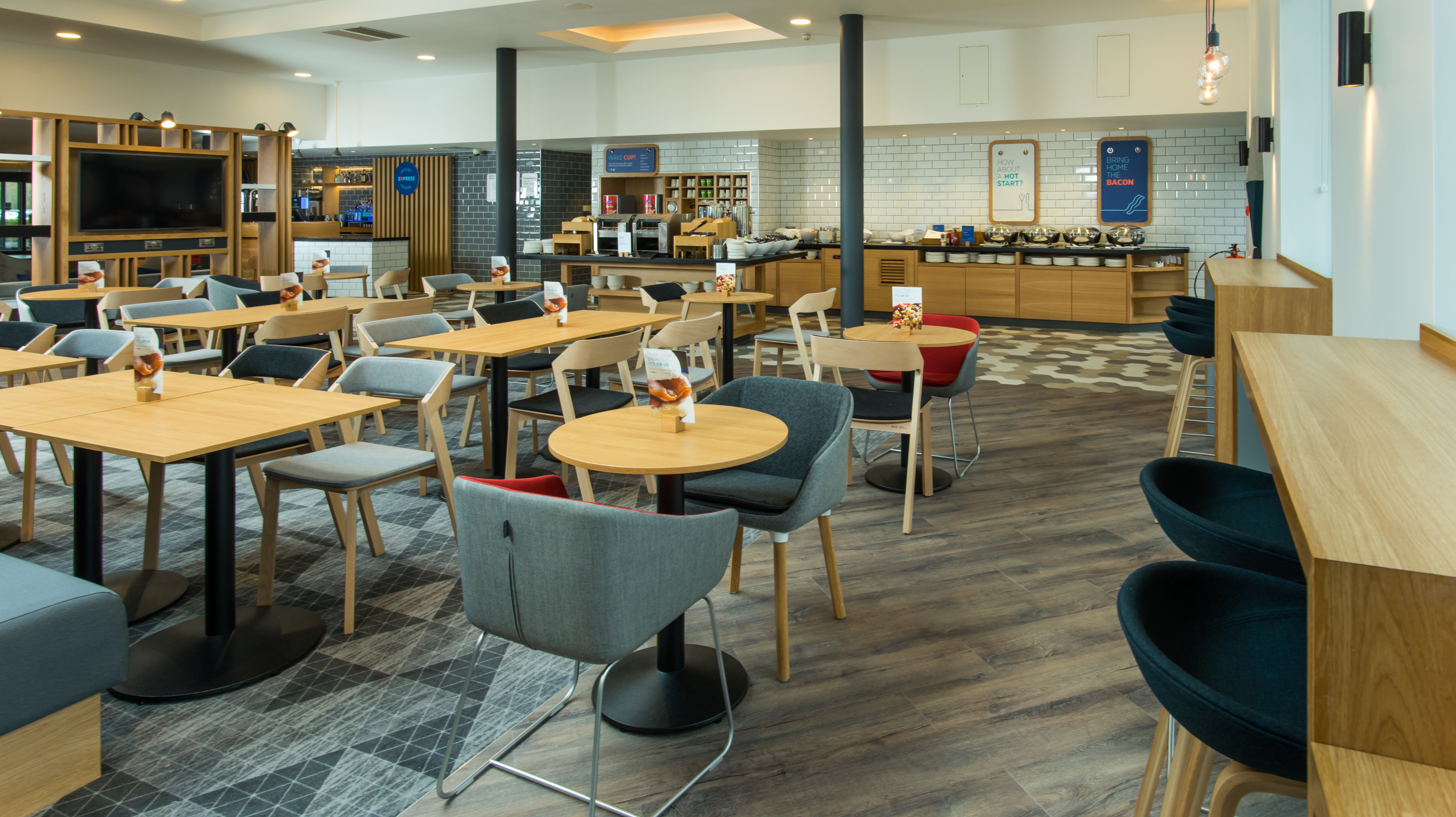 HOLIDAY INN EXPRESS BIRMINGHAM NEC 37/73