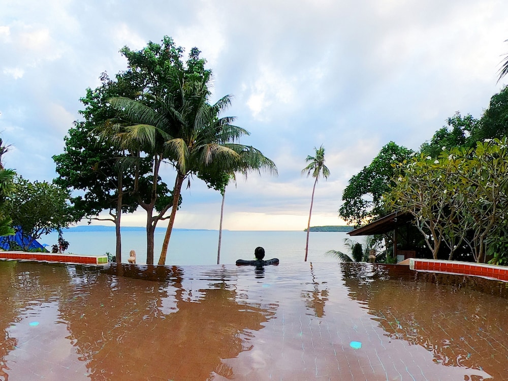 Koh Mak Buri Hut Natural Resort 6/74