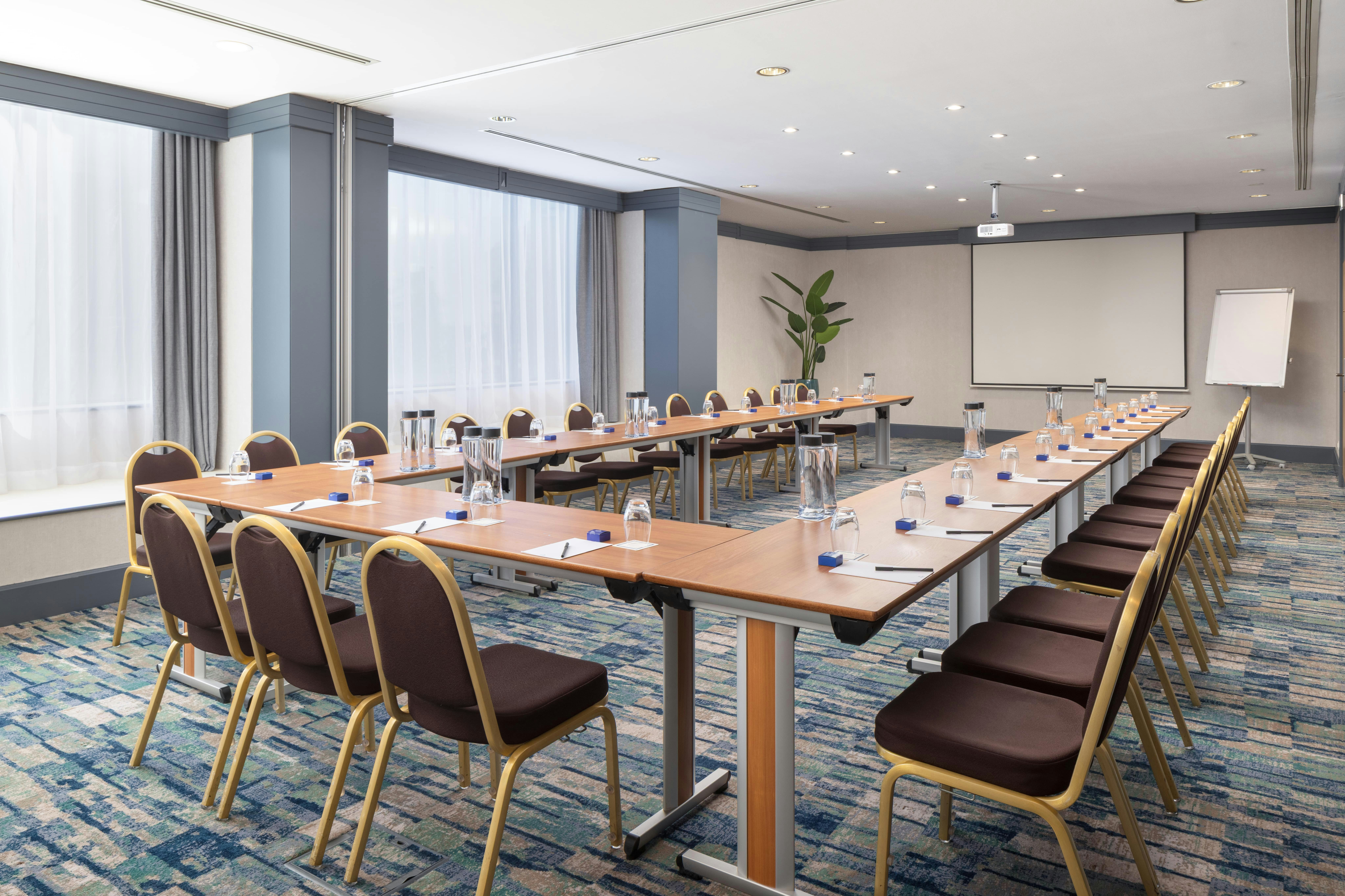 Hilton Paris Charles De Gaulle Airport 78/84